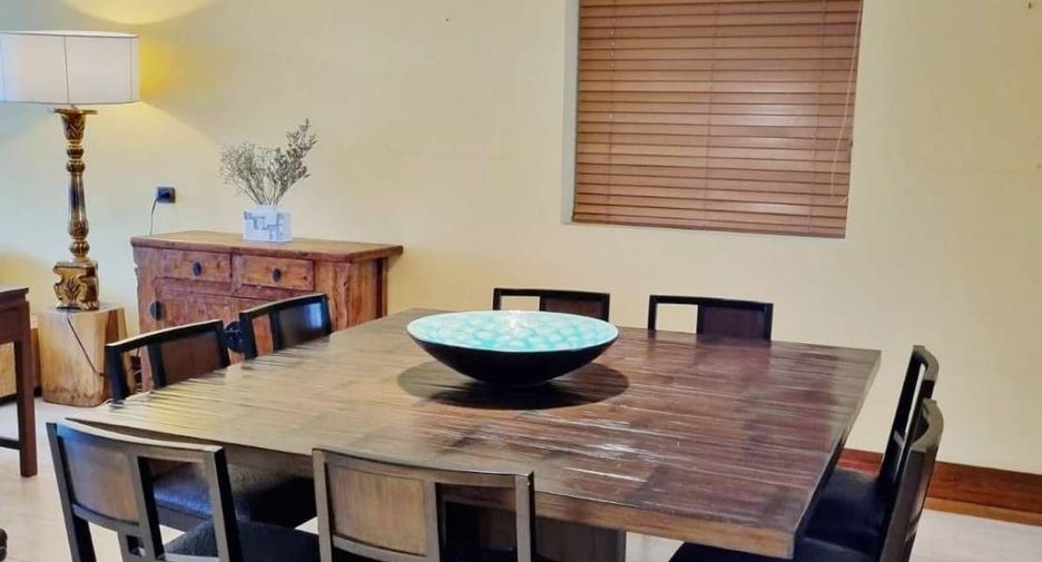 For rent 2 bedrooms condo in Pathum Wan, Bangkok