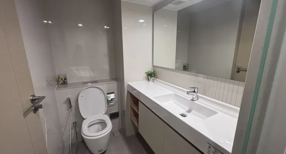 For rent 1 bed condo in Bang Rak, Bangkok