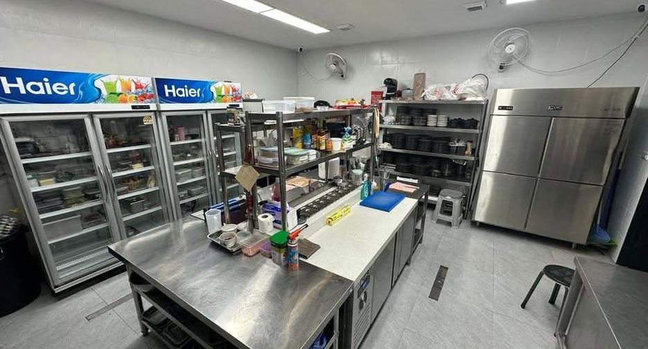 For sale retail Space in Mueang Phuket, Phuket