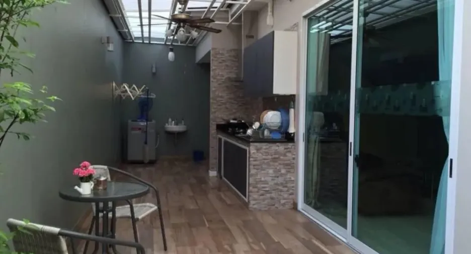 Haus zur Miete mit 3 Zimmer in Phaya Thai, Bangkok
