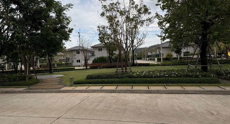 For sale and for rent 4 bedrooms house in Mueang Phuket, Phuket
