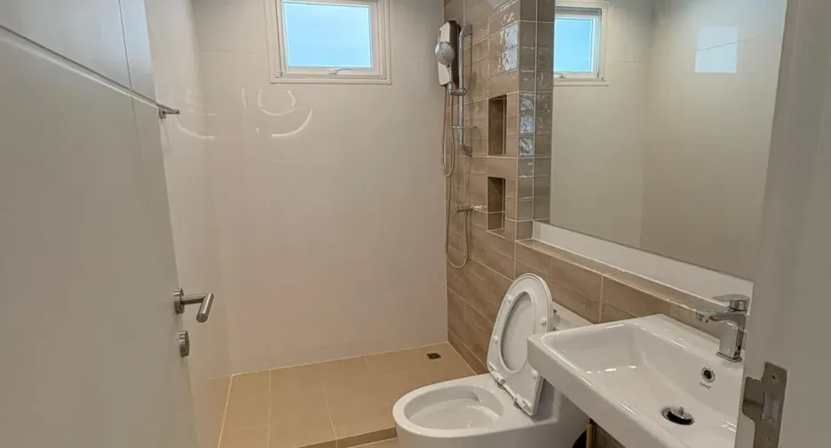 For sale and for rent 4 bedrooms house in Mueang Phuket, Phuket