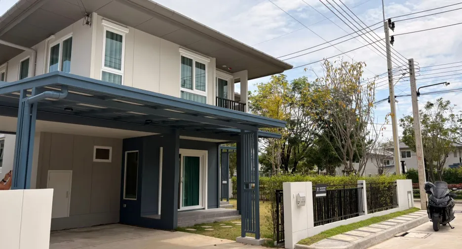 For sale and for rent 4 bedrooms house in Mueang Phuket, Phuket