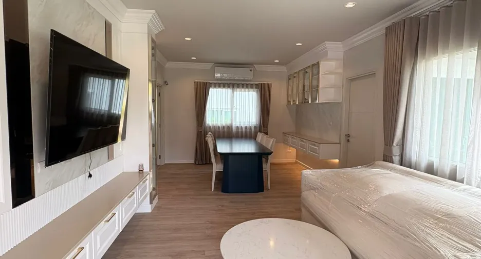 For sale and for rent 4 bedrooms house in Mueang Phuket, Phuket