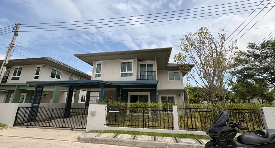 For sale and for rent 4 bedrooms house in Mueang Phuket, Phuket