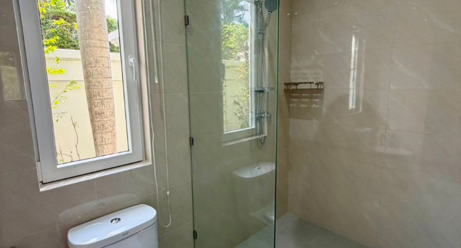 Haus zur Miete mit 3 Zimmer in Sattahip, Chonburi