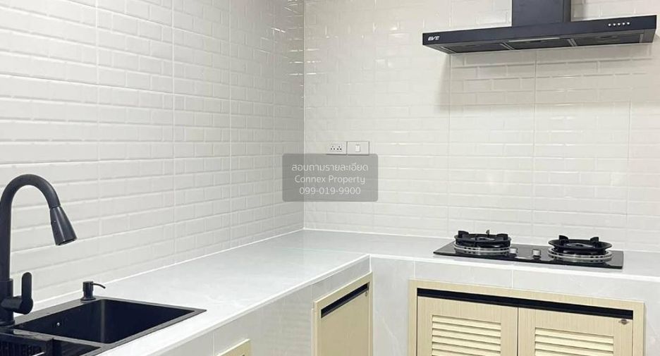 For sale 3 bedrooms townhouse in Mueang Pathum Thani, Pathum Thani