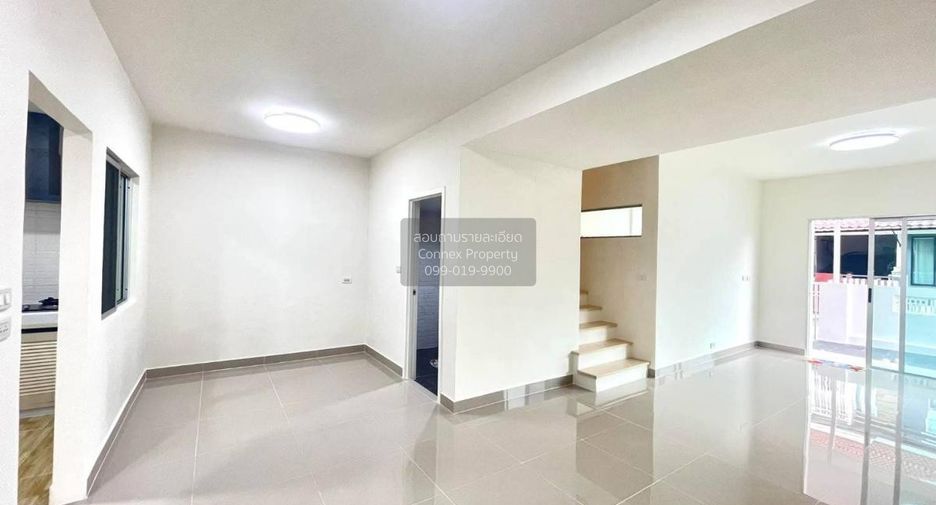 For sale 3 bedrooms townhouse in Mueang Pathum Thani, Pathum Thani