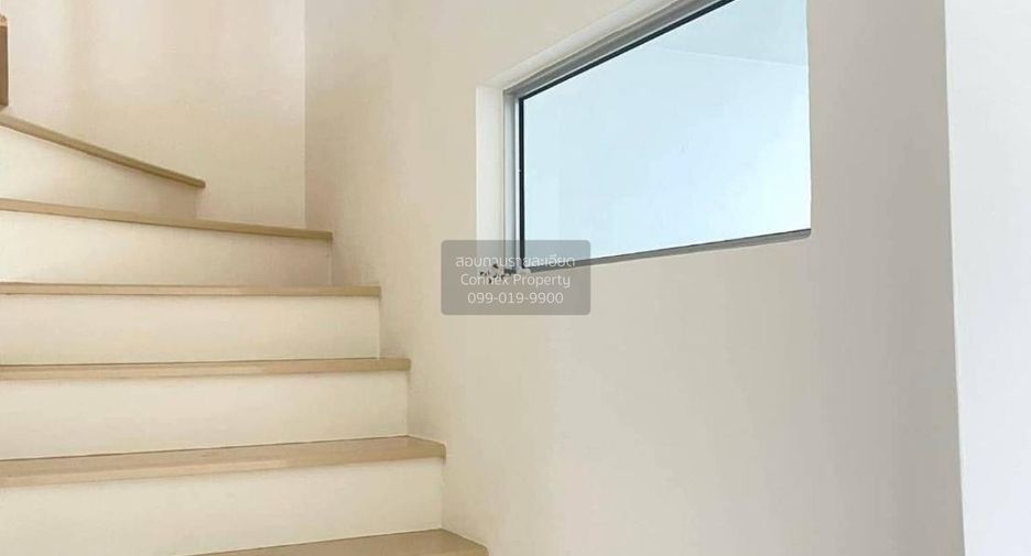 For sale 3 bedrooms townhouse in Mueang Pathum Thani, Pathum Thani
