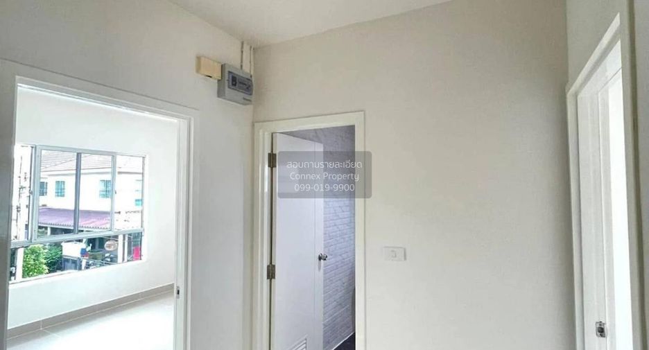 For sale 3 bedrooms townhouse in Mueang Pathum Thani, Pathum Thani