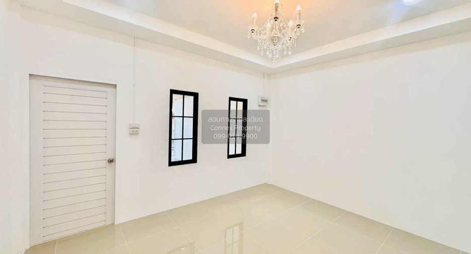 出售 2 卧室 联排别墅 在 Si Racha, Chon Buri