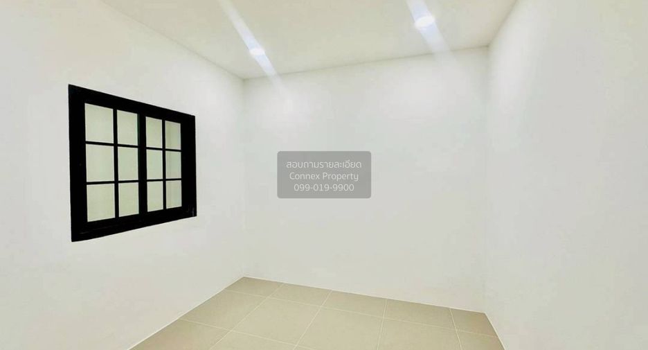 出售 2 卧室 联排别墅 在 Si Racha, Chon Buri