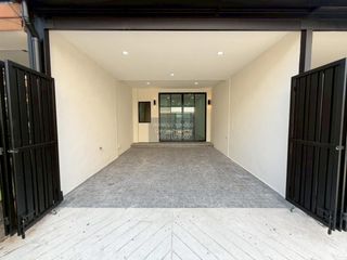For sale 3 bedrooms townhouse in Bang Khen, Bangkok