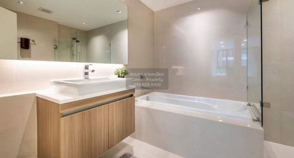 For sale 2 bedrooms condo in Khlong Toei, Bangkok