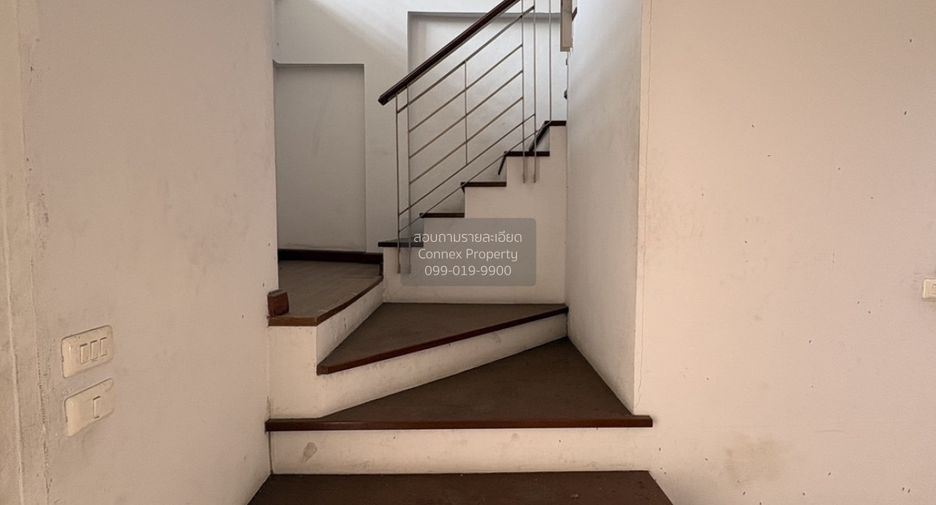 À vendre 3 chambres maison de ville à Mueang Samut Prakan, Samut Prakan
