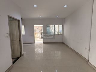 À vendre 3 chambres maison de ville à Mueang Samut Prakan, Samut Prakan