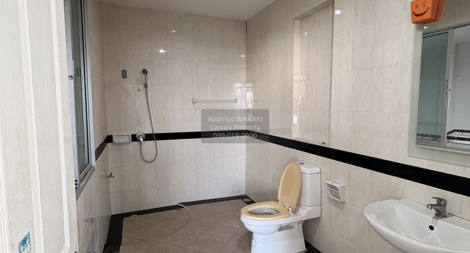 À vendre 3 chambres maison de ville à Mueang Samut Prakan, Samut Prakan
