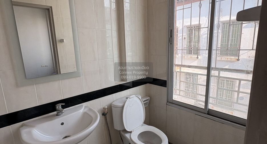 À vendre 3 chambres maison de ville à Mueang Samut Prakan, Samut Prakan