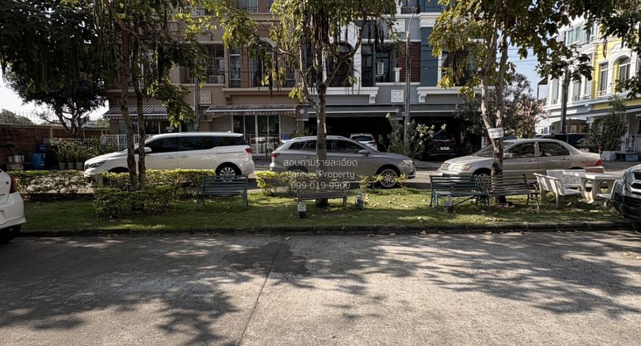 À vendre 3 chambres maison de ville à Mueang Samut Prakan, Samut Prakan