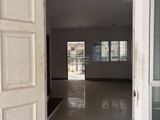 À vendre 3 chambres maison de ville à Mueang Samut Prakan, Samut Prakan