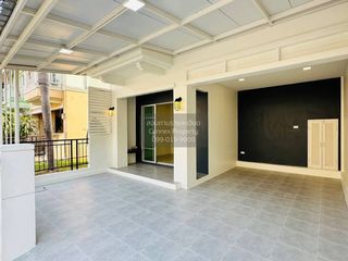Продажа 3 спальни таунхаус в Pak Kret, Нонтабури
