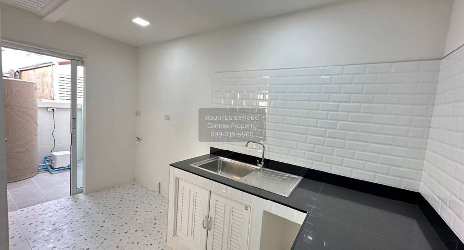 For sale 3 bedrooms townhouse in Pak Kret, Nonthaburi