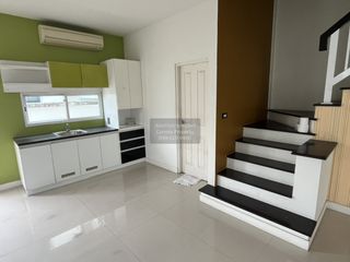 For sale 4 bedrooms townhouse in Bang Kapi, Bangkok
