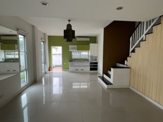 For sale 4 bedrooms townhouse in Bang Kapi, Bangkok