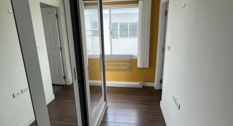 For sale 4 bedrooms townhouse in Bang Kapi, Bangkok