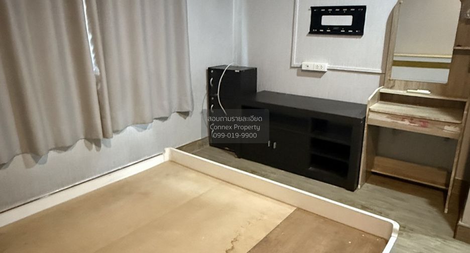 Casa adosada en venta de 3 habitaciones en Taling Chan, Bangkok