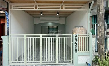 Casa adosada en venta de 2 habitaciones en Lam Luk Ka, Pathum Thani