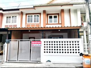 For sale 3 bedrooms townhouse in Mueang Samut Prakan, Samut Prakan