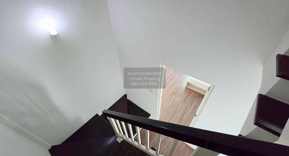For sale 3 bedrooms townhouse in Bang Kapi, Bangkok