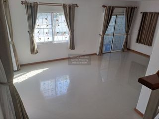 Casa adosada en venta de 3 habitaciones en Mueang Samut Prakan, Samut Prakan