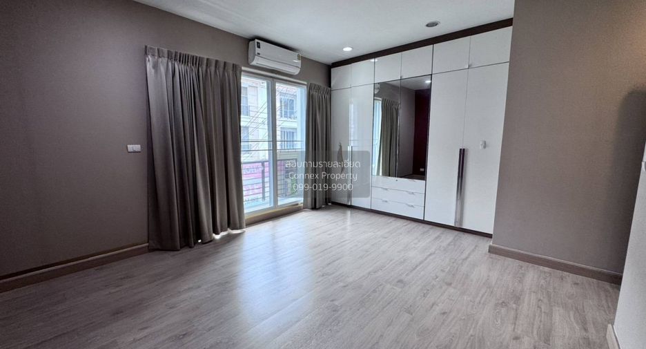 For sale 3 bedrooms townhouse in Prawet, Bangkok