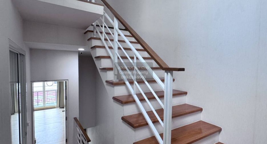 For sale 3 bedrooms townhouse in Prawet, Bangkok