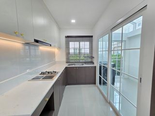 出售 4 卧室 独立屋 在 Bang Phli, Samut Prakan