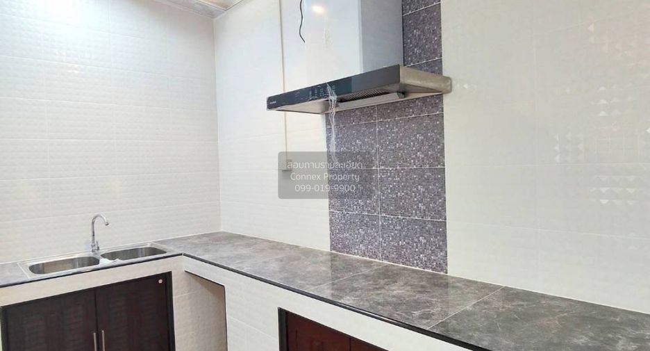 For sale 2 bedrooms townhouse in Thanyaburi, Pathum Thani