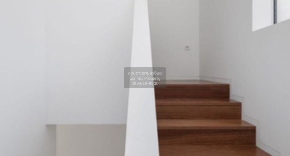 For sale 4 bedrooms townhouse in Lat Phrao, Bangkok
