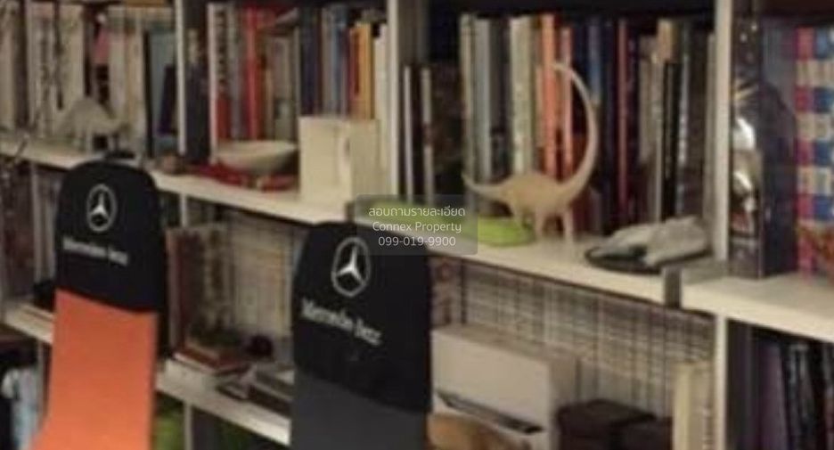 For sale 4 bedrooms townhouse in Lat Phrao, Bangkok