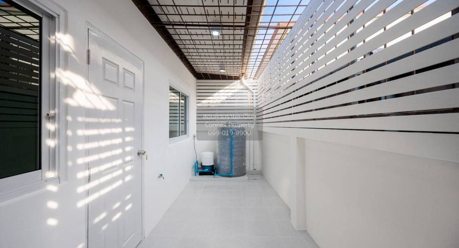 À vendre 4 chambres maison de ville à Bang Bua Thong, Nonthaburi