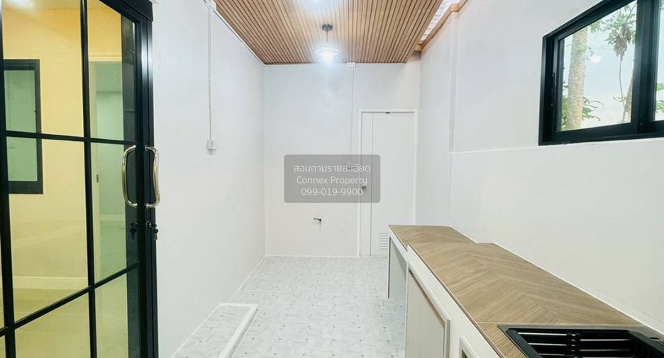 For sale 4 bedrooms townhouse in Khlong San, Bangkok
