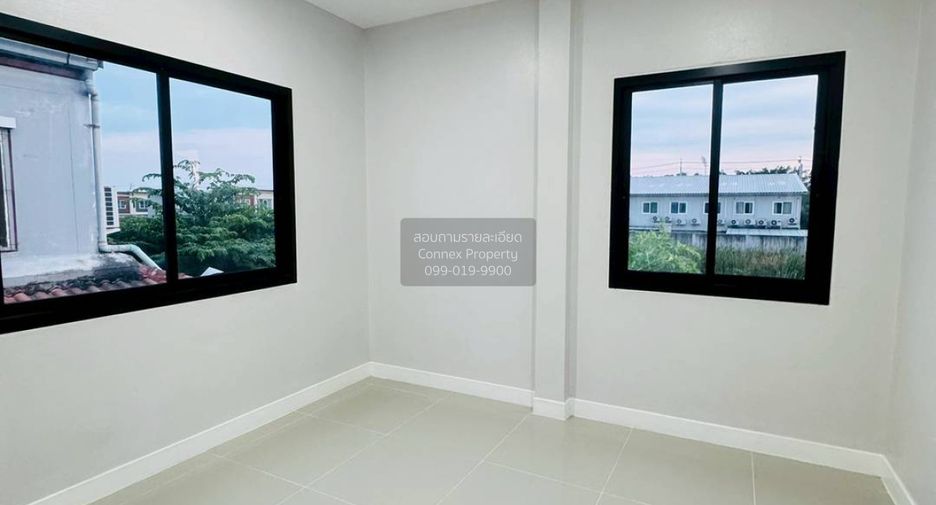 For sale 4 bedrooms townhouse in Khlong San, Bangkok