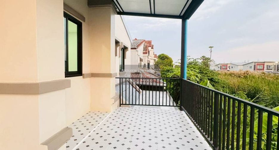 For sale 4 bedrooms townhouse in Khlong San, Bangkok