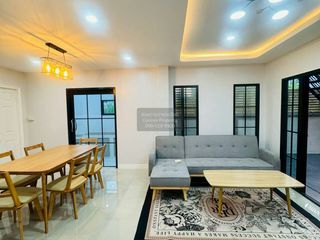 For sale 4 ベッドルーム townhouse in Khlong San, Bangkok