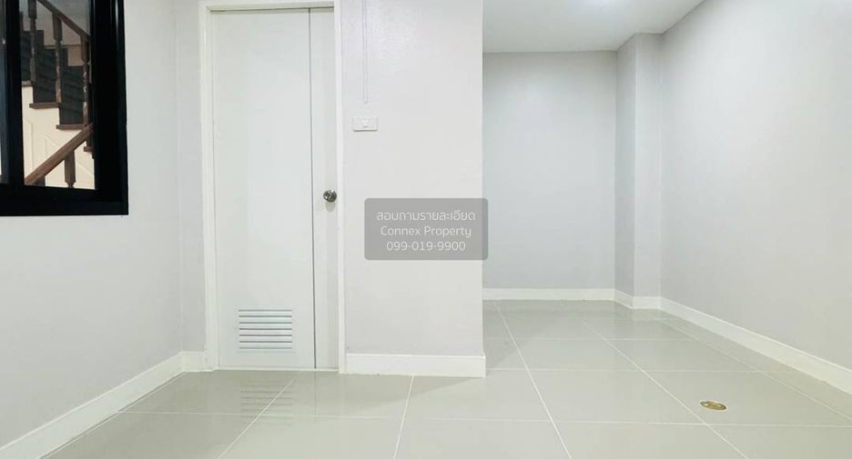 For sale 4 bedrooms townhouse in Khlong San, Bangkok