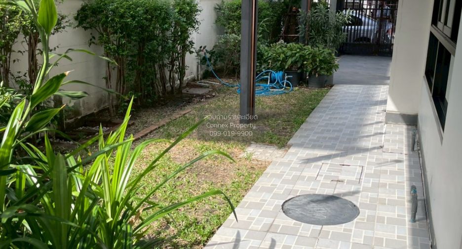 For sale 4 bedrooms house in Bang Kapi, Bangkok