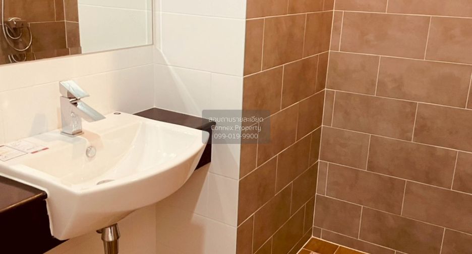 For sale 4 bedrooms house in Bang Kapi, Bangkok