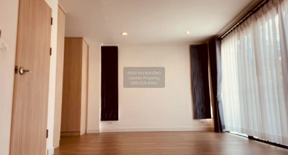 For sale 4 bedrooms house in Bang Kapi, Bangkok