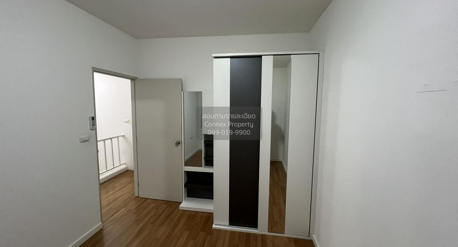 For sale 3 bedrooms townhouse in Bang Khun Thian, Bangkok